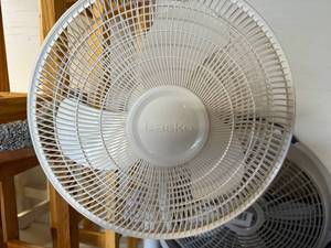 lot 1215 image: LASKO OSCILLATING FAN ON STAND--------GWW