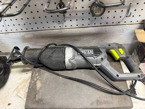 lot 1229 image: MASTER MECHANIC SAWS ALL & BLACKDECKER DRILL SET-------GWW