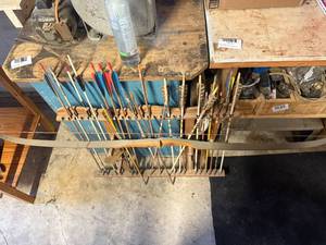 lot 1242 image: VINTAGE LONG BOW, ARROWS AND RACK............SW