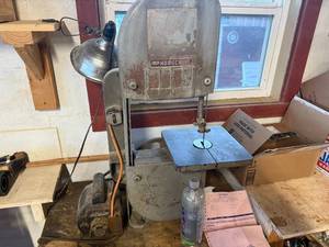 lot 1243 image: DELTA HOMECRAFT BANK SAW & STAND......SW