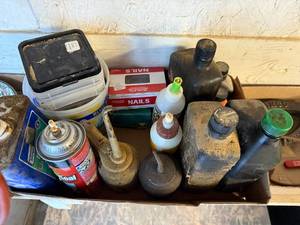 lot 1252 image: BOX OF MISC OIL CANS, SPRAY FOAM, HARDWARE..................SW