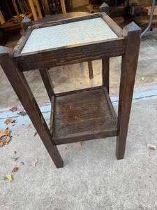 lot 1260 image: WOOD PLANT STAND CERAMIC TILE TOP