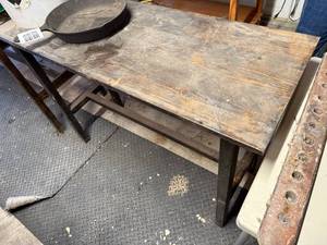 lot 1269 image: WOOD TABLE APROX. 4X2...................R1