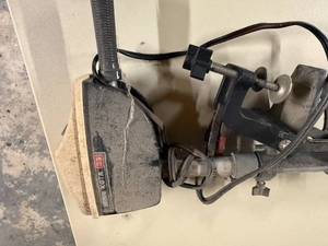 lot 1276 image: MINNKOTA 35 TROLLING MOTOR R1