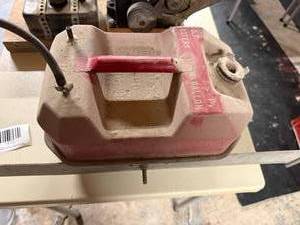 lot 1277 image: 1.5 GAL FUEL CAN, TOOL BOX..........R2