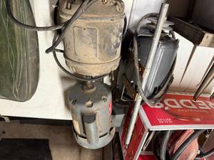 lot 1283 image: 3 ELECTRIC MOTORS