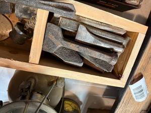 lot 1292 image: CHISELS, HAMMERS, MISC WOOD STORAGE BOX-----------R2