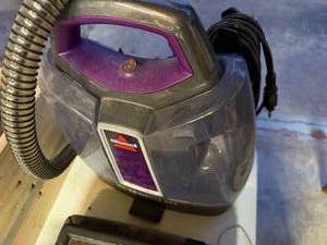 lot 1301 image: BISSELL SPOT CLEAN PREHEAT PET......................R2