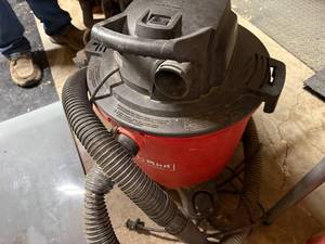 lot 1309 image: CRAFTSMAN SHOPVAC 3.5 HP 9 GAL..........................R2