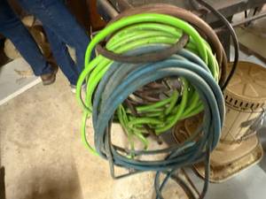 lot 1312 image: MISC AIR HOSES........R2