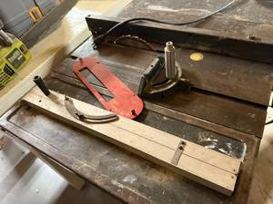 lot 1313 image: SEARS CRAFTSMAN 10 TABLE SAW..........R2