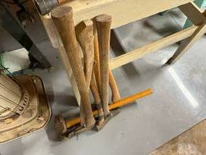 lot 1315 image: SLEDGE HAMMER AND AXES............R2