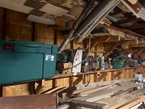 lot 1081 image: SHELF OF MISC PARTS