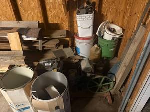 lot 1084 image: 6.75 HP B&S ENGINE SHOP AIR COMPRESSOR  MISC