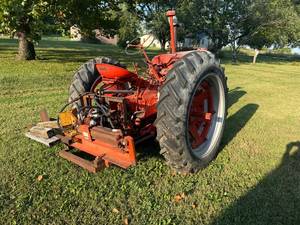 lot 1051 image: CASE DC TRACTOR