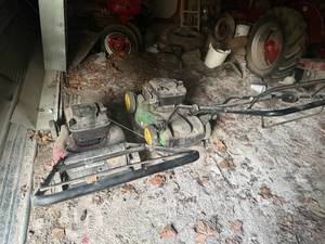 lot 1063 image: (2) JD SELF PROPELLED PUSH MOWERS (UNTESTED)