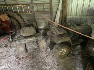 lot 1064 image: CRAFTSMAN RIDING MOWERS, 1 MOTOR  FOR PARTS