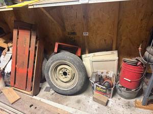 lot 1075 image: SPARE TIRE CREEPER  MISC PARTS