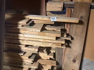 lot 1079 image: PILE USED LUMBER 2X AND 1X