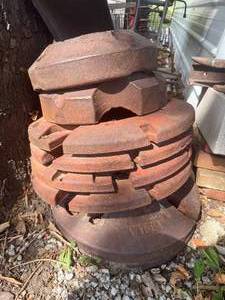 lot 1090 image: TRACTOR TIRE WEIGHTS