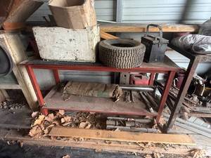 lot 1099 image: WOOD BENCH MISC ITEMS
