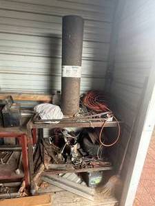 lot 1800 image: METAL BENCH  MISC EXT CORDS  TROUBLE LIGHT