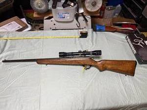 lot 1107 image: SEARS ROEBUCK AND CO. MODEL 41-103 19771 .22 RIFLE