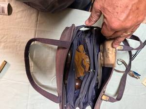 lot 1120 image: BLACK POWDER SHOOTING BAG WITH SUPPLIES