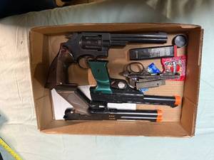 lot 1125 image: CROSMAN MODEL 381 CO2 REVOLVER, 2 AIRSOFT PISTOLS