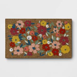 lot 4918 image: Sun Squad 1.6Ft x 2.6Ft Ditsy Floral Faux Coir Outdoor Doormat. - Retail $10