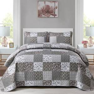 lot 12384 image: Mybedsoul Grey Boho Quilt Set King Size,3 Pieces Plaid Floral Bedspread Coverlet Set for All Season,Patchwork Reversible Bedding Set King 90x104 - Retail $43