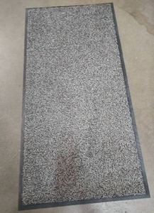lot 1001 image: Gray Doormat 49x23