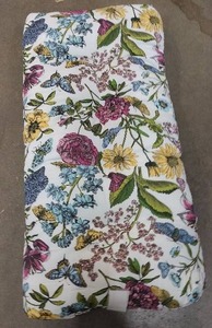 lot 1995 image: Flower pattern seat cushion 40X20in - Retail $0