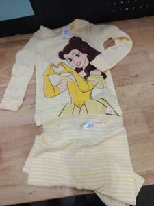 lot 2294 image: Gap brand beauty and the beast little girls pajamas ages 4 years&nbsp