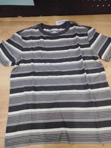 lot 2296 image: Old Navy gray black white striped T-shirt size as ages six to seven&nbsp