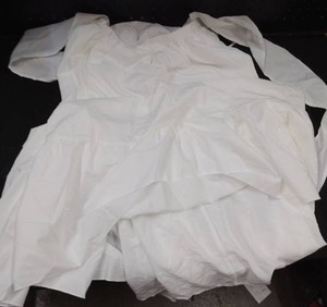 lot 6235 image: Htzmo. White womanfts dress size large - Retail $15