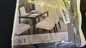 lot 10400 image: Mosayt 4pk Grey Chair Covers -
