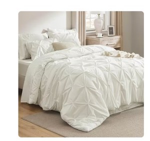 lot 9299 image: Sasttie Pintuck Comforter Set, Crme King Size -