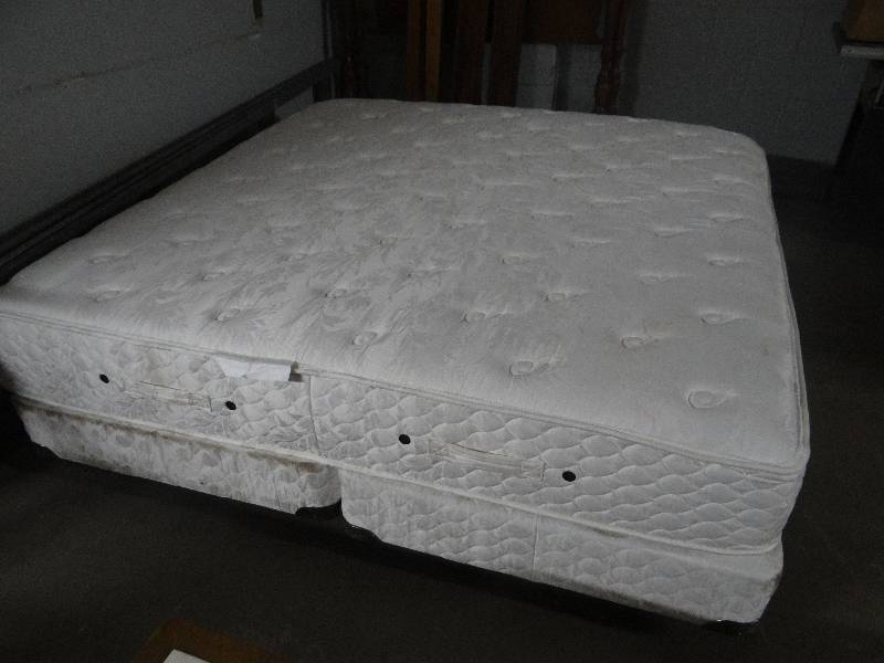 lot 4206 image: Posturepedic king size bed.