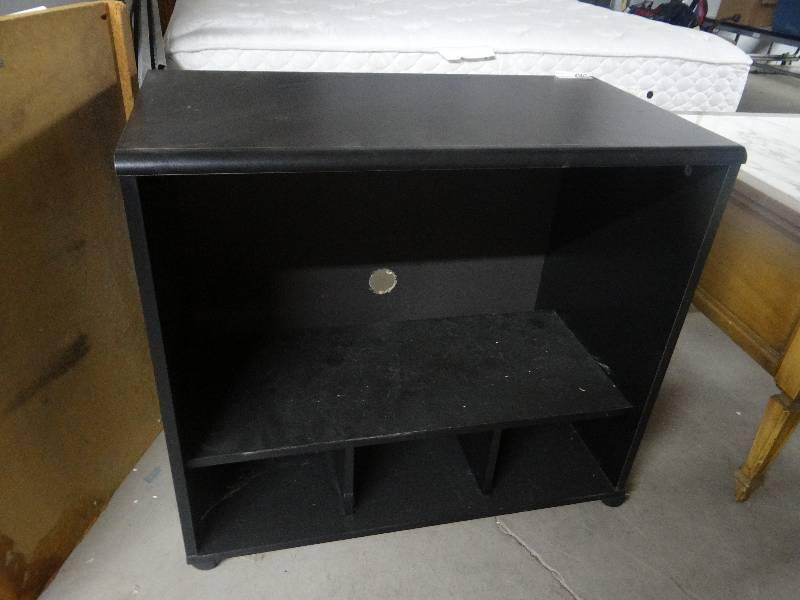 lot 4207 image: Media cabinet on wheels.