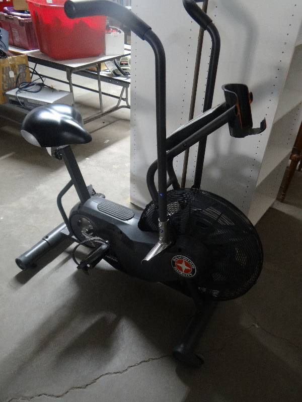 lot 4210 image: Schwinn exercise bike.