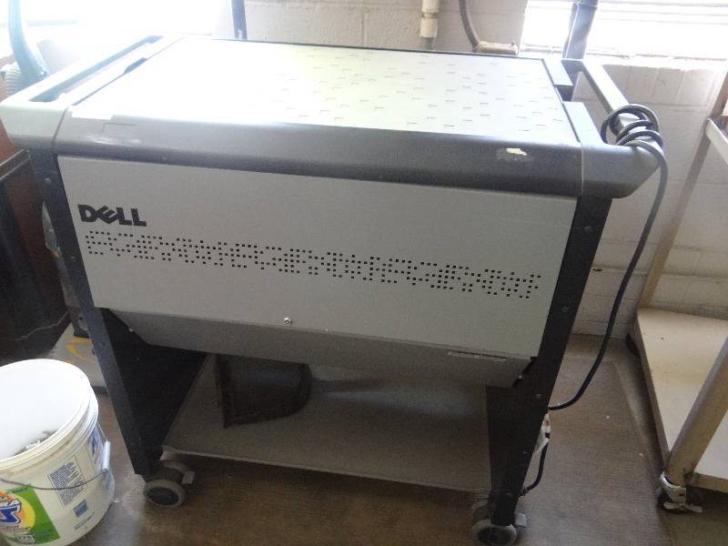 lot 4214 image: Dell laptop cart.