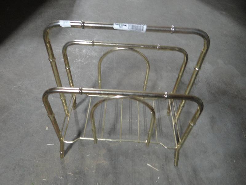 lot 4228 image: Metal magazine rack.