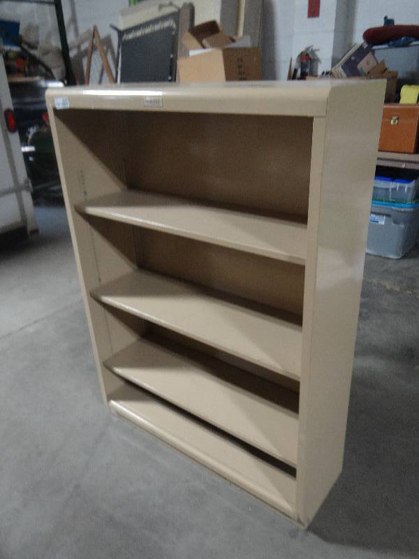 lot 4240 image: Hon metal shelf w3 shelves.