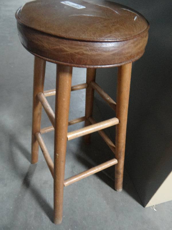 lot 4241 image: Wood stool wcushion seat.