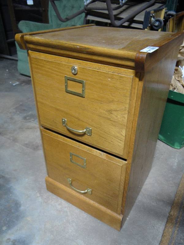 lot 4242 image: Wood 2 drawer file cabinet.