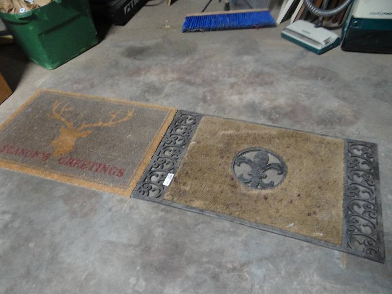 lot 4243 image: 2 outdoor floor mats.