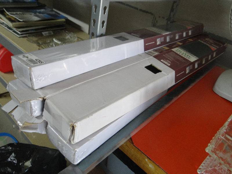 lot 4265 image: 5 Aluminum mini blinds 31 x 64.