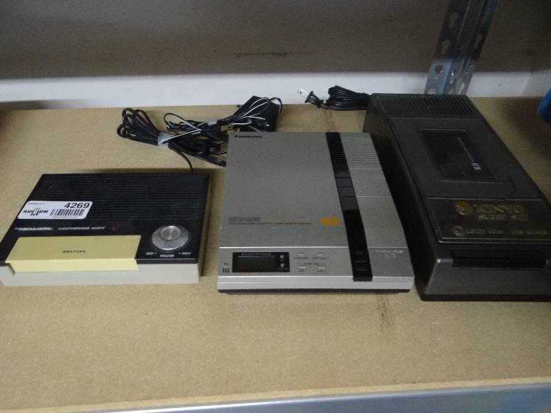 lot 4269 image: Lot of realistic weatherradio alert, panasonic auto logic, Kinyo super slim.