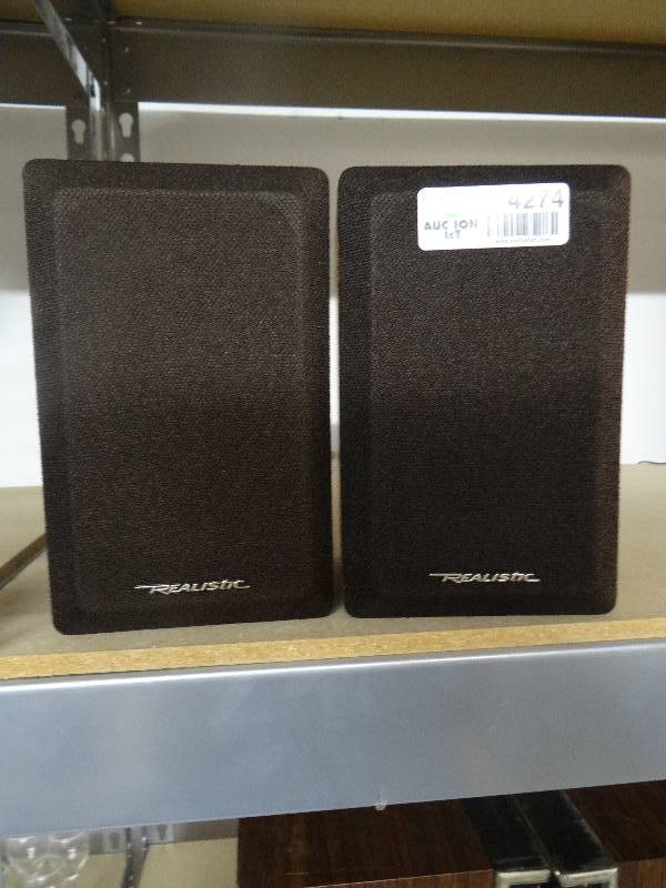 lot 4274 image: Pair of small realistic speakers.